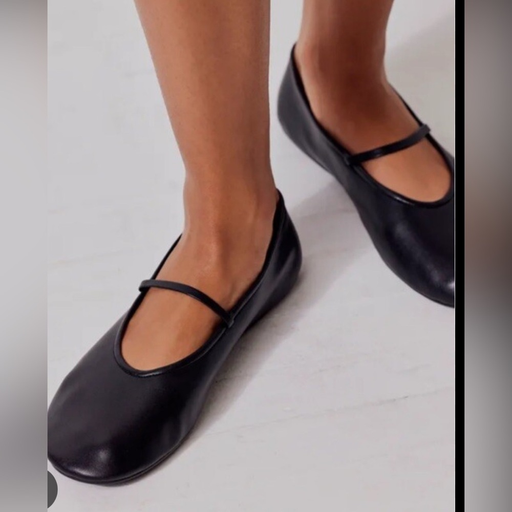 Jeffrey Campbell
 Dancerina Navy Ballet Flats